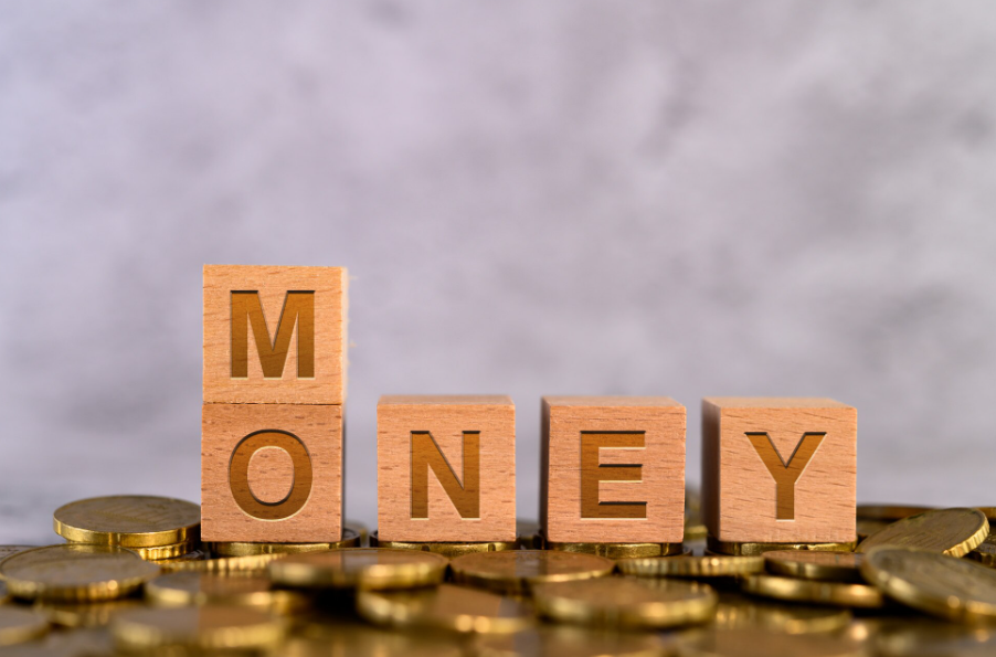 Top Investment Tips for College Students: Build Good Money Habits Before You Graduate